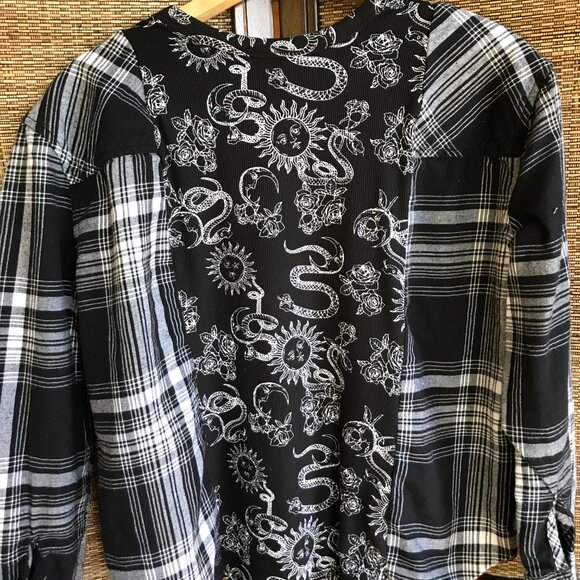Reworked Flannel Sweatshirt, S-M: Upcycled Oversized, Celestial Sun Moon Serpent - Picture 7 of 9